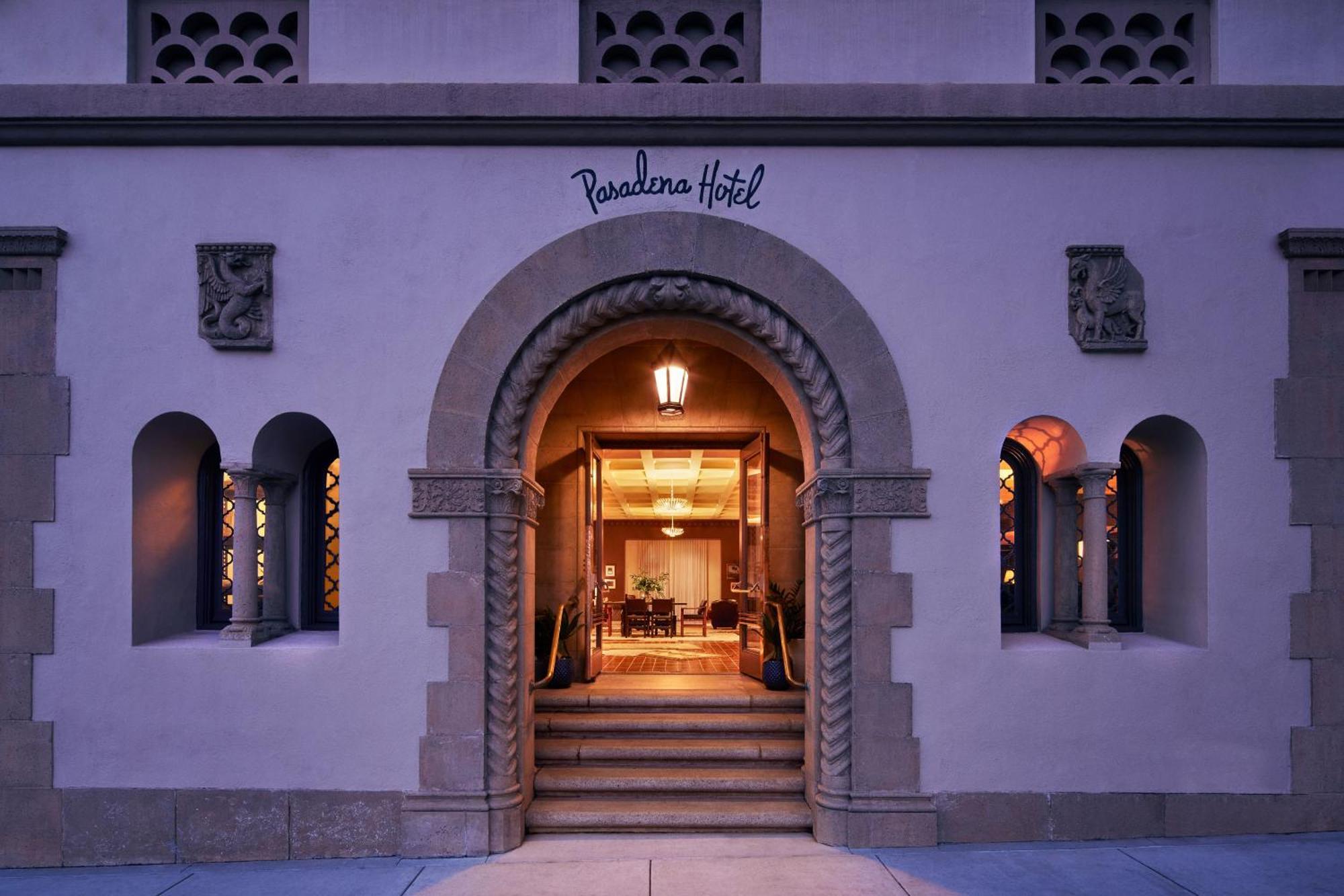 & Pool 4* Pasadena